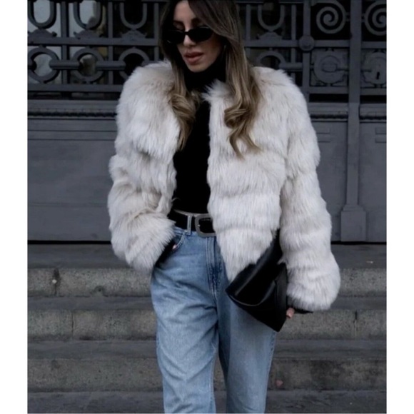 Zara SHORT FAUX FUR COAT JACKET LIMITED EDITION